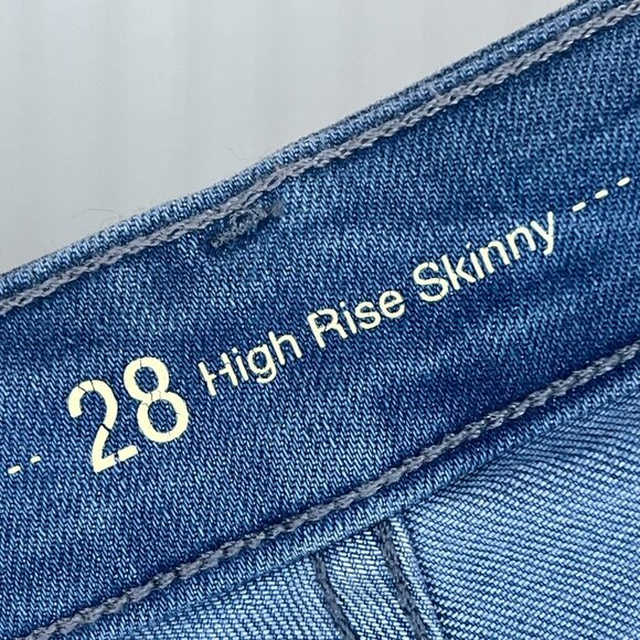 Levi's Women's High Rise Skinny Jeans Size 28 Light Wash Blue Denim Stretch - Picture 7 of 8